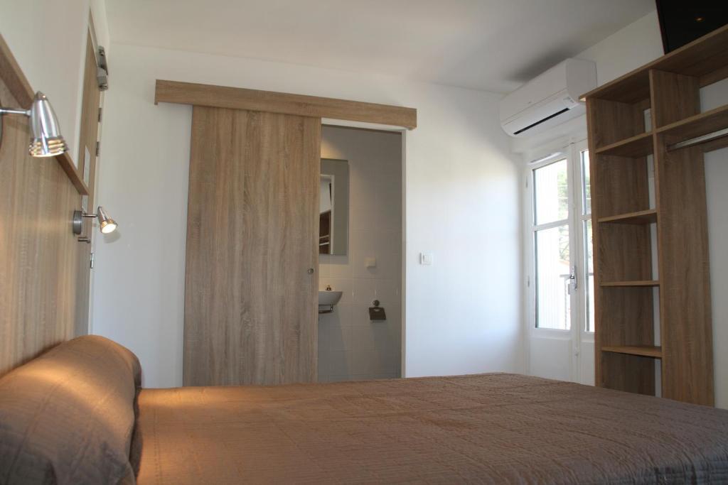 Hotel Arago Cerbère Oda fotoğraf
